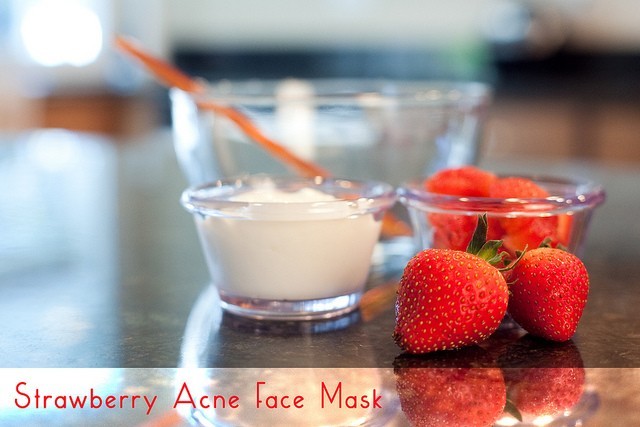 KitchenWise:: Strawberry Face Mask (for Acne)