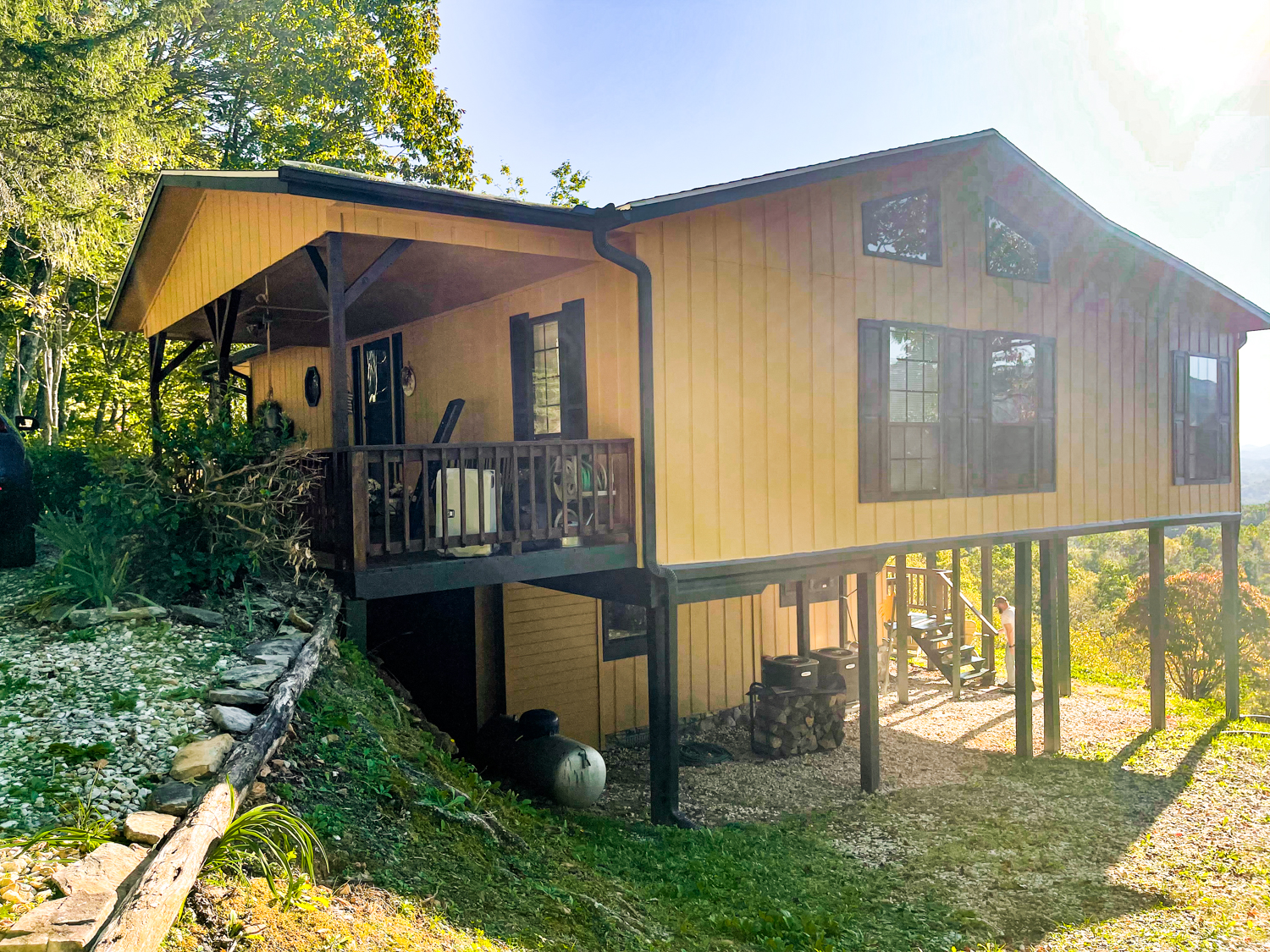 Before image of the cabin when it was yellow and green.