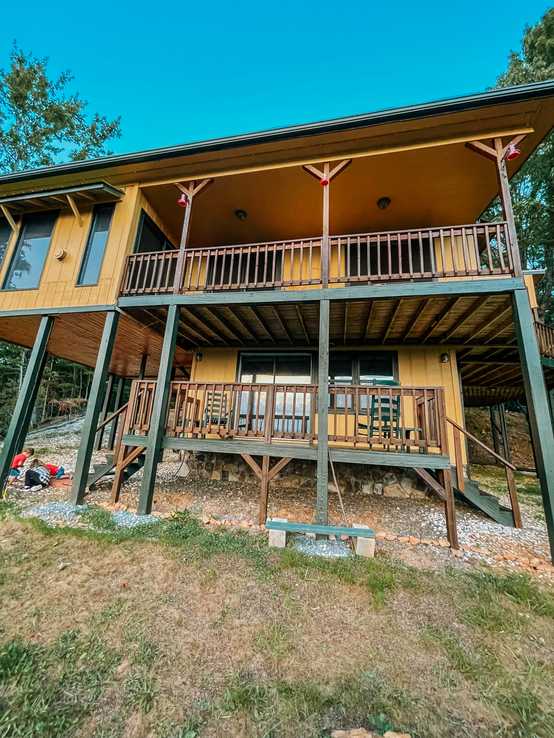 Before image of the cabin when it was yellow and green.