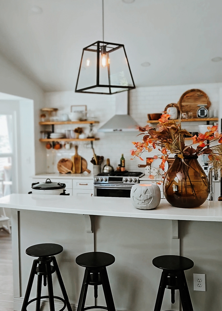 Decorating your home for fall with easy DIYs. Loving these DIY cement pumpkins