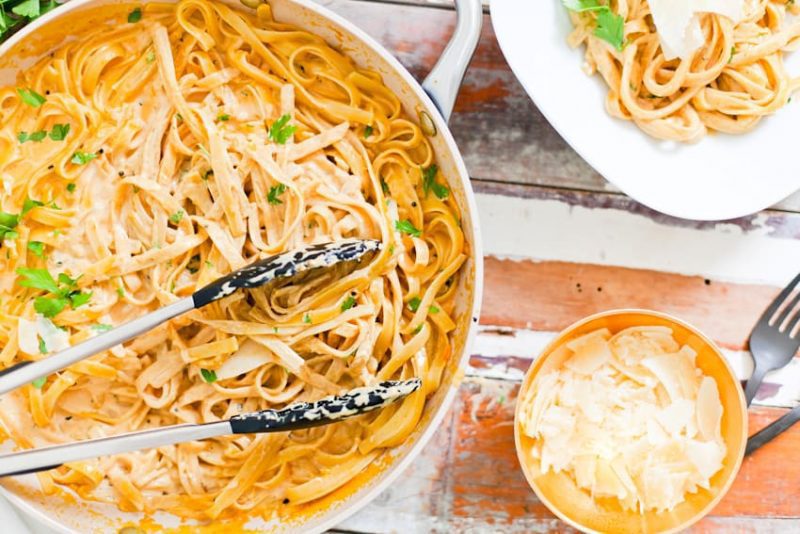 YUMMM is all I can say! I know why you're here: it starts with PUMPKIN… Pass on the BORING white alfredo and whip up this creamy pumpkin alfredo dish that's perfect fall dinner and easy enough for a weeknight meal!