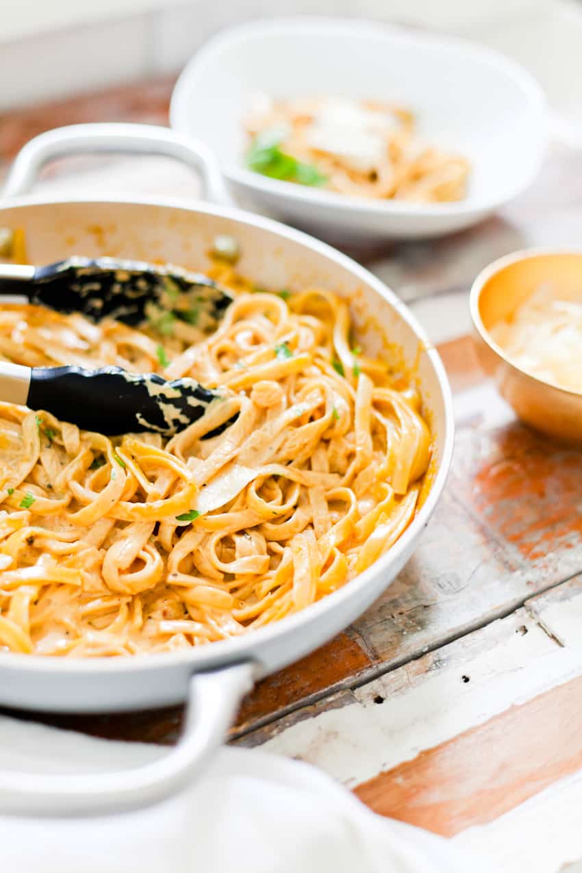 YUMMM is all I can say! I know why you're here: it starts with PUMPKIN… Pass on the BORING white alfredo and whip up this creamy pumpkin alfredo dish that's perfect fall dinner and easy enough for a weeknight meal!