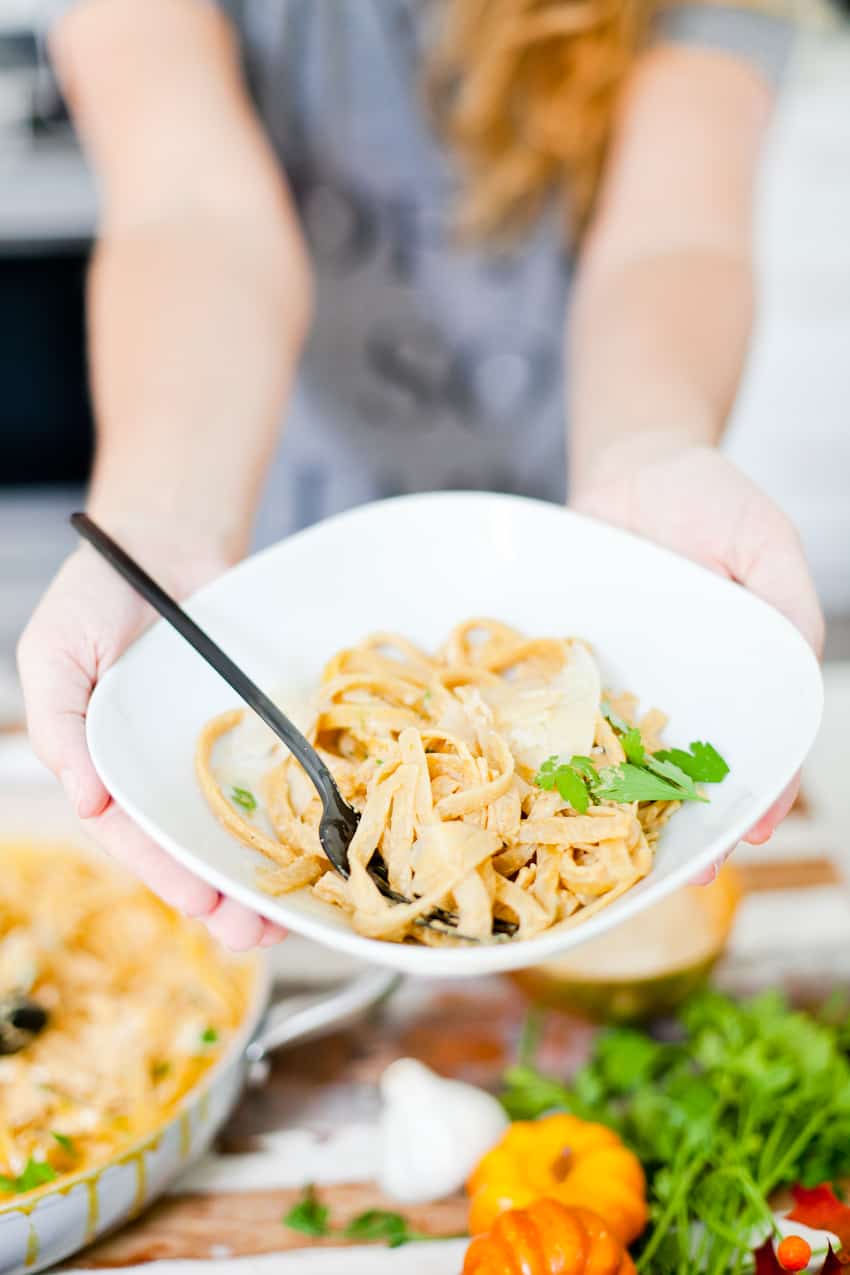 YUMMM is all I can say! I know why you're here: it starts with PUMPKIN… Pass on the BORING white alfredo and whip up this creamy pumpkin alfredo dish that's perfect fall dinner and easy enough for a weeknight meal!