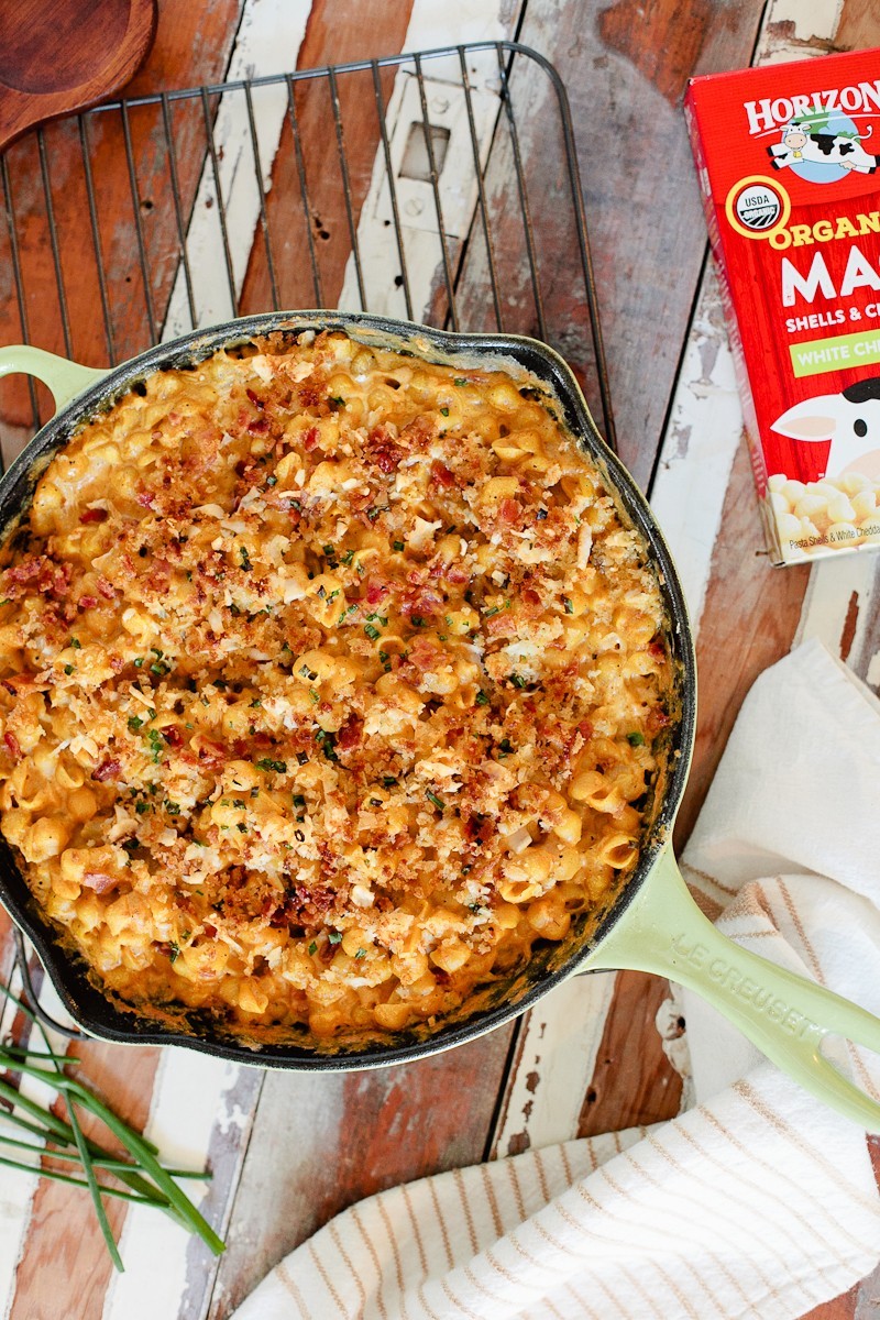 A deliciously creamy pumpkin bacon mac and cheese recipe is a perfect mix of flavors and a great ONE POT DISH for a weeknight dinner.