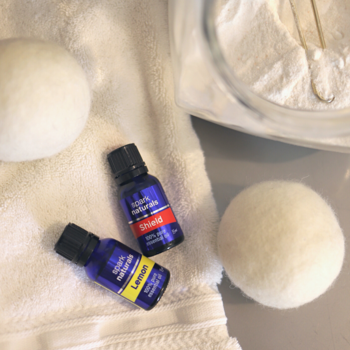 DIY NATURAL LAUNDRY DETERGENT! Are you looking for an easy and natural laundry detergent? If so, you’re in the right place! This DIY natural laundry detergent recipe is made with simple ingredients and ready to use in less than 5 minutes! All you need are 4 ingredients that you probably already have in your pantry or are inexpensive to buy. Add essential oils like lemon oil for a cleaning boost and whitening power!