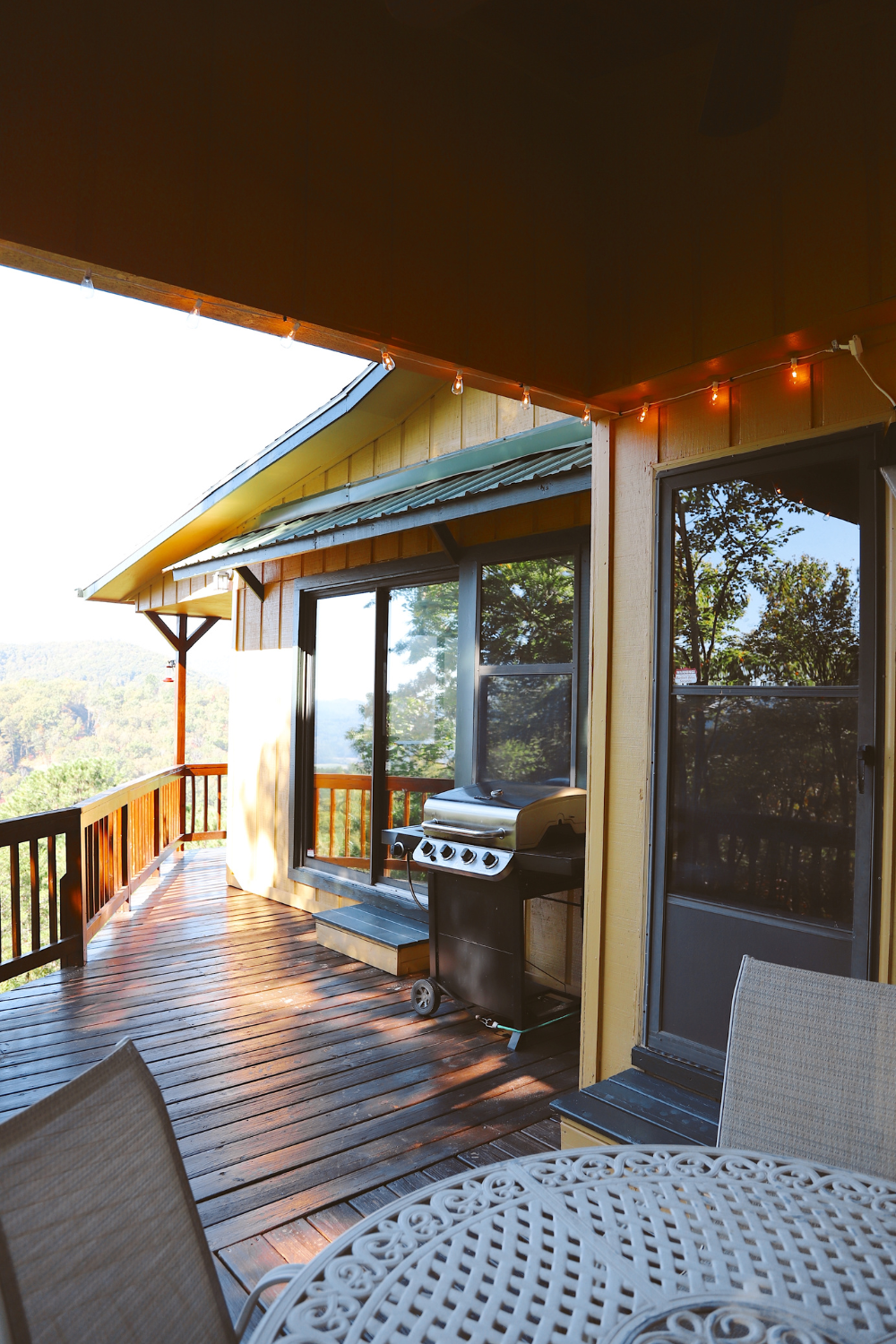 Woodsy Essential Oil Blends to Make the Weekend at the Cabin All the More Calming