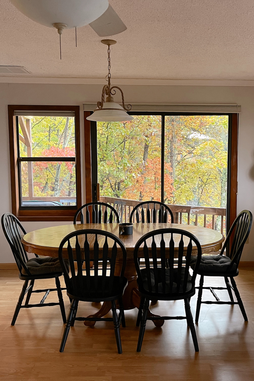 Woodsy Essential Oil Blends to Make the Weekend at the Cabin All the More Calming